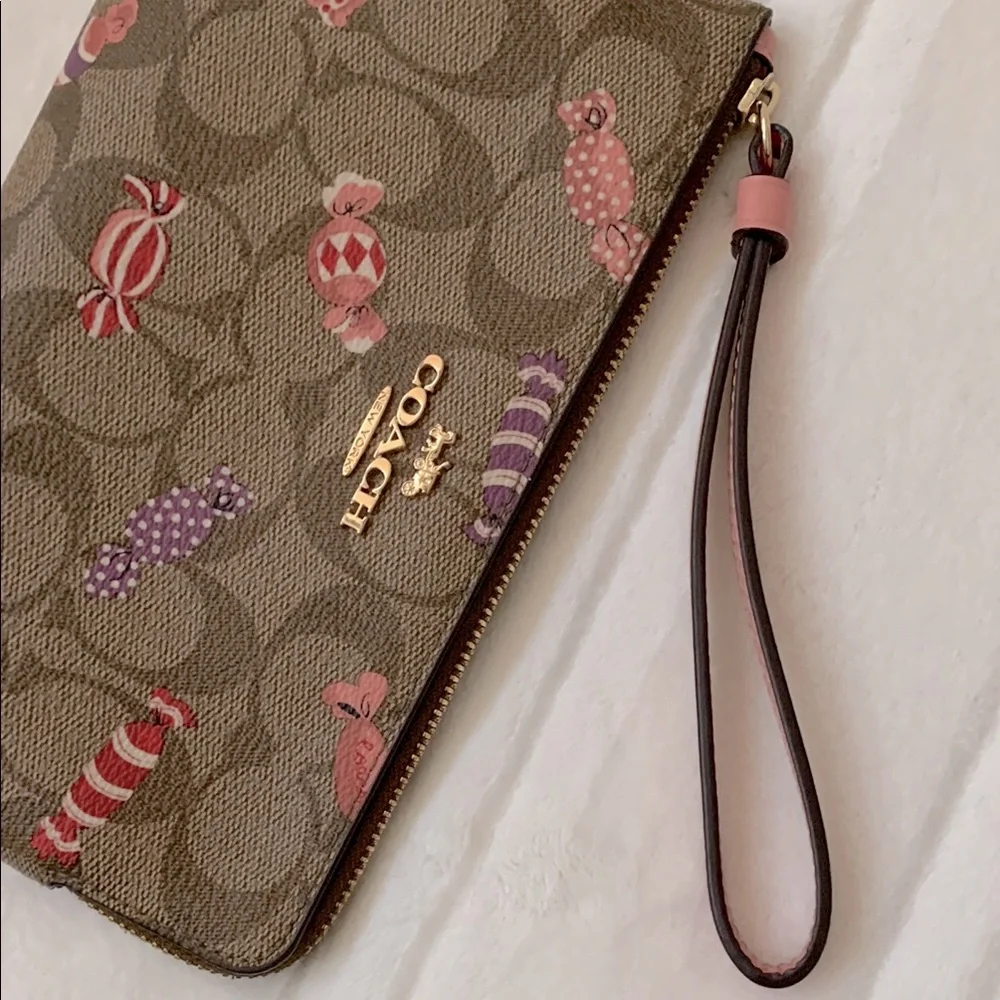 Coach signature coated